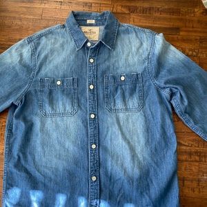 Hollister Men’s Denim Shirt BACK CHECK PRINT